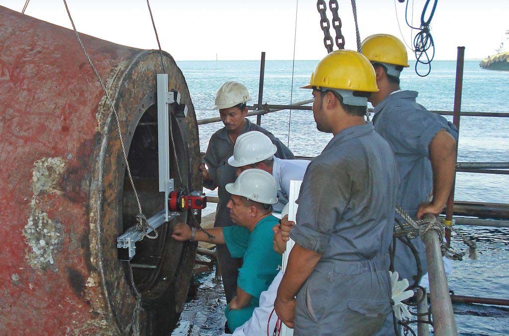 鐵路機車柴油機曲軸孔同心度對中心